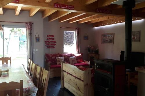 CHALET TOY