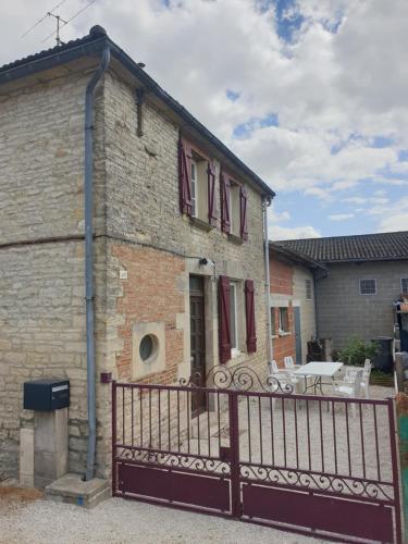Chaleureuse maison au coeur d'un joli village