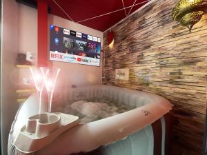 Maison de vacances Chambre & Lounge Privé Jacuzzi 4 Grande Rue 91630 Marolles-en-Hurepoix Île-de-France