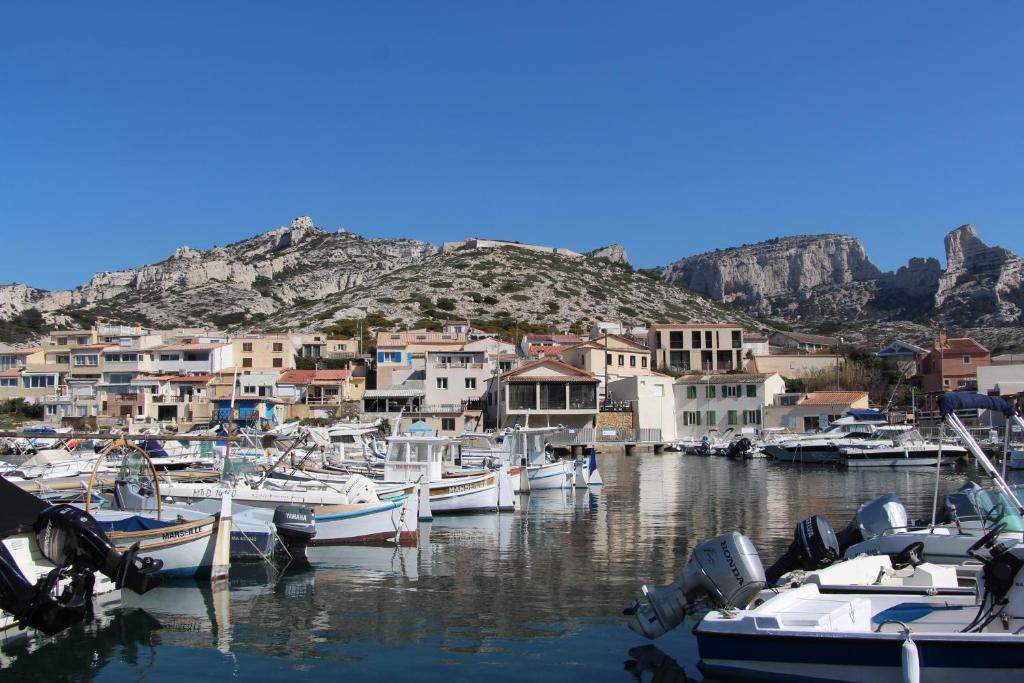 Charmant Cabanon aux Goudes à Marseille avec vue mer 49 Rue Désiré Pelaprat, 13008 Marseille