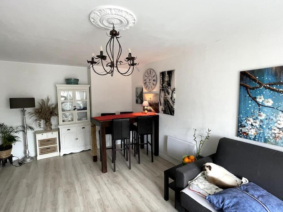 Charmant gîte avec parking gratuit sur place. 07430 Davézieux
