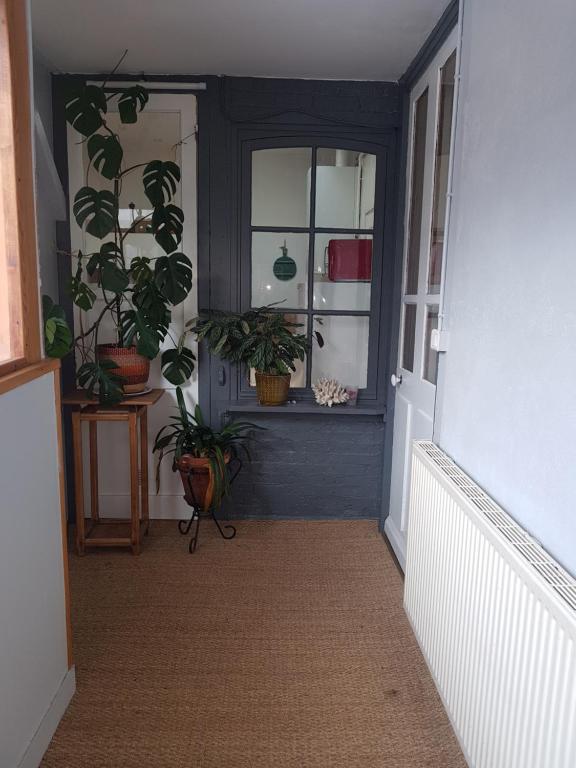 Charmante ancienne maison garde-barrière Oise 25min Roissy