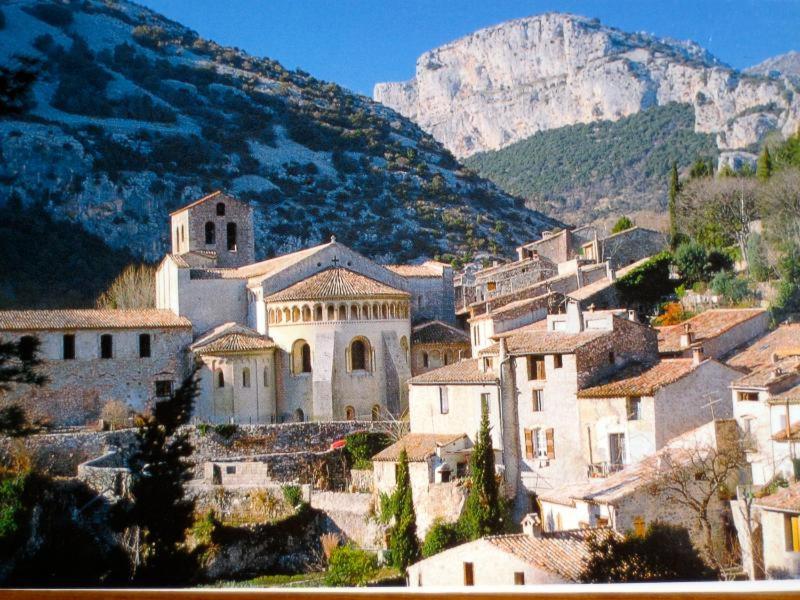 Maison de vacances CHARMANTE MAISON A SAINT GUILHEM LE DESERT 11, RUE COR DE NOSTRA DONA 34150 Saint-Guilhem-le-Désert