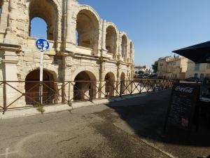 Charmante maison arlésienne à l'ombre des Arènes, de 2 à 5p