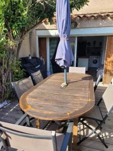 CHARMANTE MAISON AVEC JACUZZI