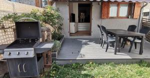 Charmante maison de village à 50m de la plage