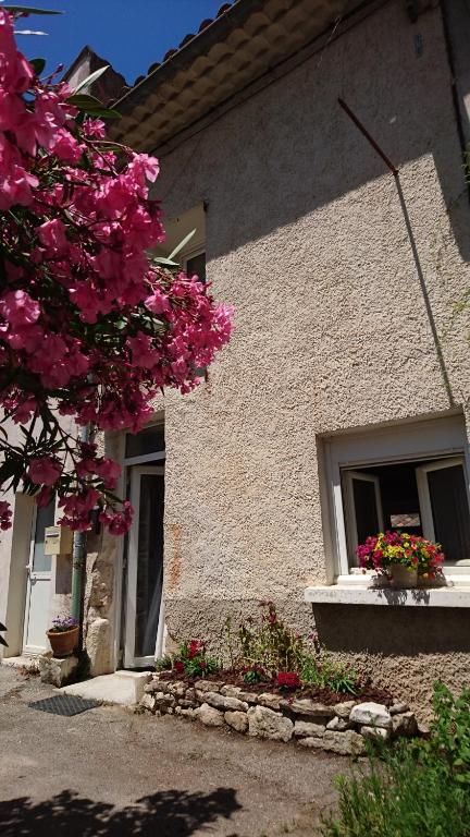 Charmante Maison de village avec Jacuzzi 40 Rue des Capucins, 84400 Apt