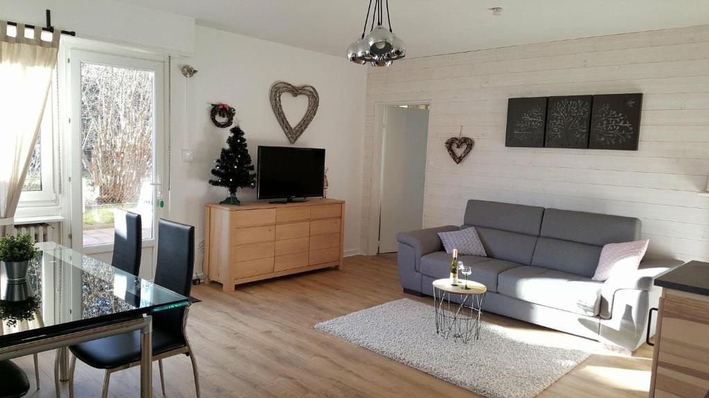 Charmante maison de ville avec parking privé 30900 Nîmes