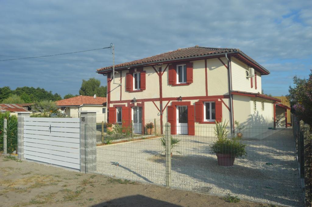 Maison de vacances Charmante maison Landaise 76 Avenue de l'Homy d'Ahas 40170 Lit-et-Mixe