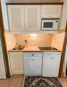 Charmante Maisonette au bord du lac avec piscine