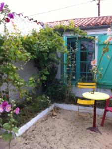 Maison de vacances Charming 150m With Nice Garden Near The Sea 46 Rue Victor Hugo 85360 La Tranche-sur-Mer Pays de la Loire