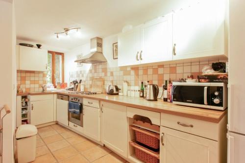 Charming 2-Bed House in Marseillan