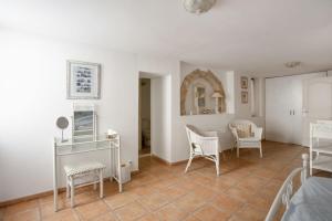 Charming 2-Bed House in Marseillan