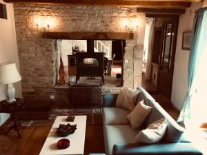 Charming 4-bed 3 bath farmhouse barn conversion