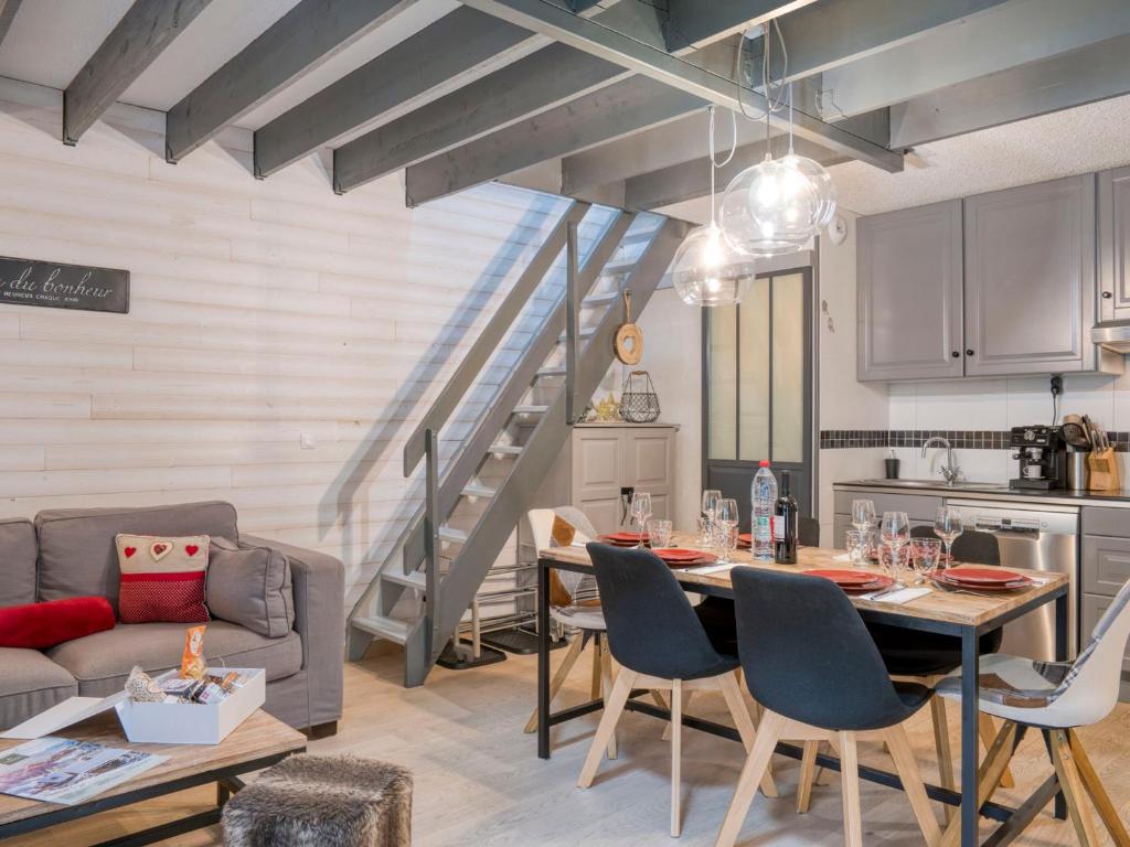 Charming and characterful home in the Auvergne with a view over the valley