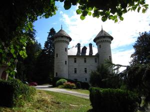 Maison de vacances Charming Castle in Serri res en Chautagn with Pool  73310 Serrières-en-Chautagne Rhône-Alpes