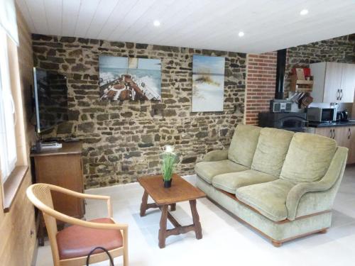 Charming cottage on idyllic property, near the beach, Denneville