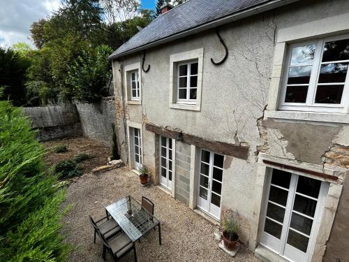 Charming Cottage with Hot Tub in Burgundy