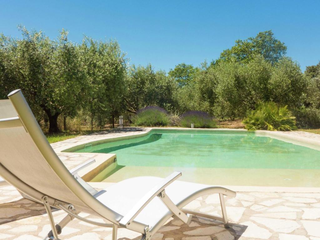 Maison de vacances Charming cottage with swimmingpool in a vineyard  34490 Autignac