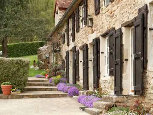 Charming holiday home beautiful surroundings