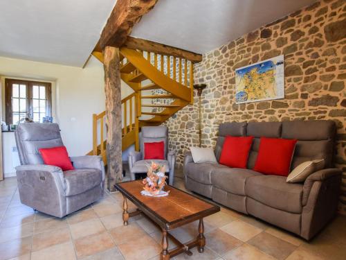 Charming Holiday Home in Bonnemain overlooking a Pond
