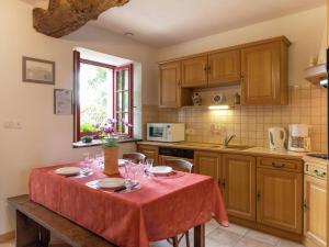 Maison de vacances Charming Holiday Home in Bonnemain overlooking a Pond  35270 Bonnemain Bretagne