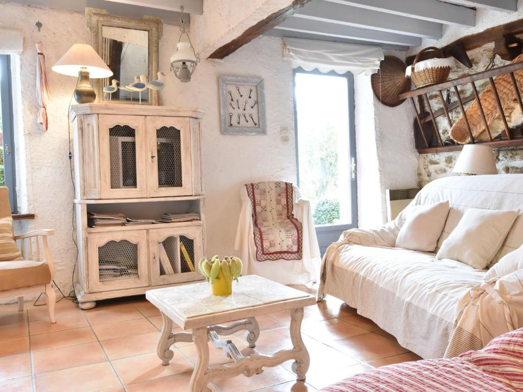 Maison de vacances Charming Holiday Home in M zy Moulins at Champagne Gates  02650 Mézy-Moulins