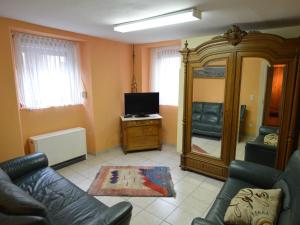 Charming Holiday Home in Neumagen Dhron near Moezel