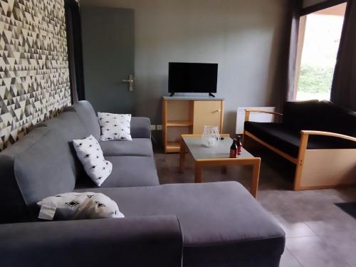 Charming Holiday Home in Signy le Petit with Covered Terrace