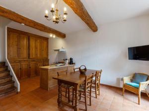 Maison de vacances Charming Holiday Home in Tautavel with Balcony  66720 Tautavel Languedoc-Roussillon