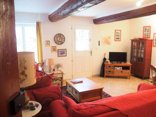 Charming holiday home with private terrace in Pernes-les-Fontaines