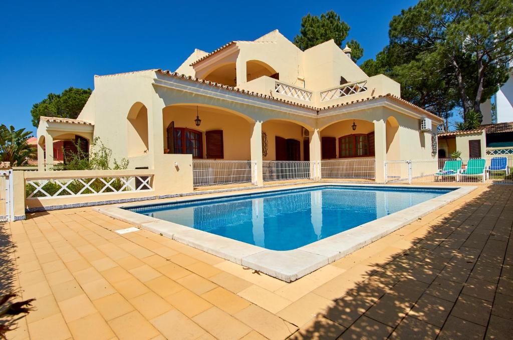 Maison de vacances Charming House Vilamoura Rua do Uruguai, 366 / Lote 33 8125-490 Vilamoura