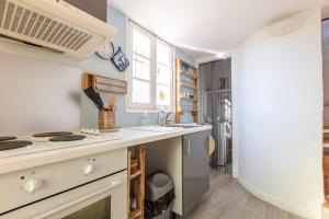 Charming Little Bucolic House 5-Min From City