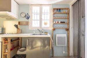 Charming Little Bucolic House 5-Min From City