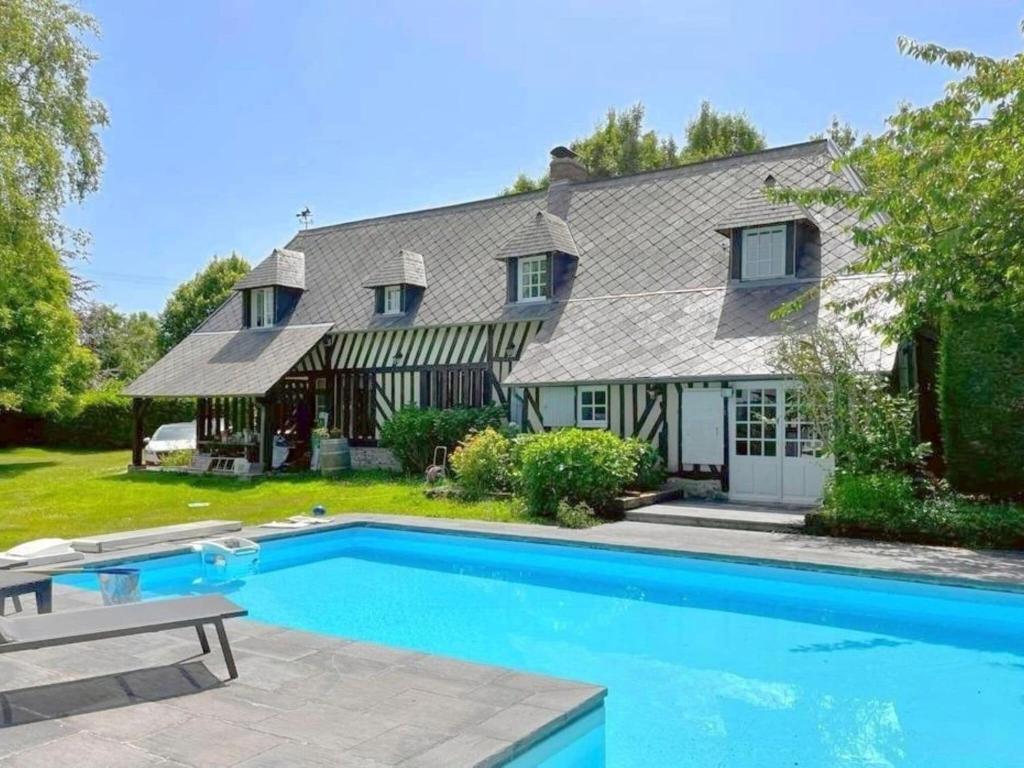 Charming, Norman country house with many highlights , 14130 Le Mesnil-sur-Blangy