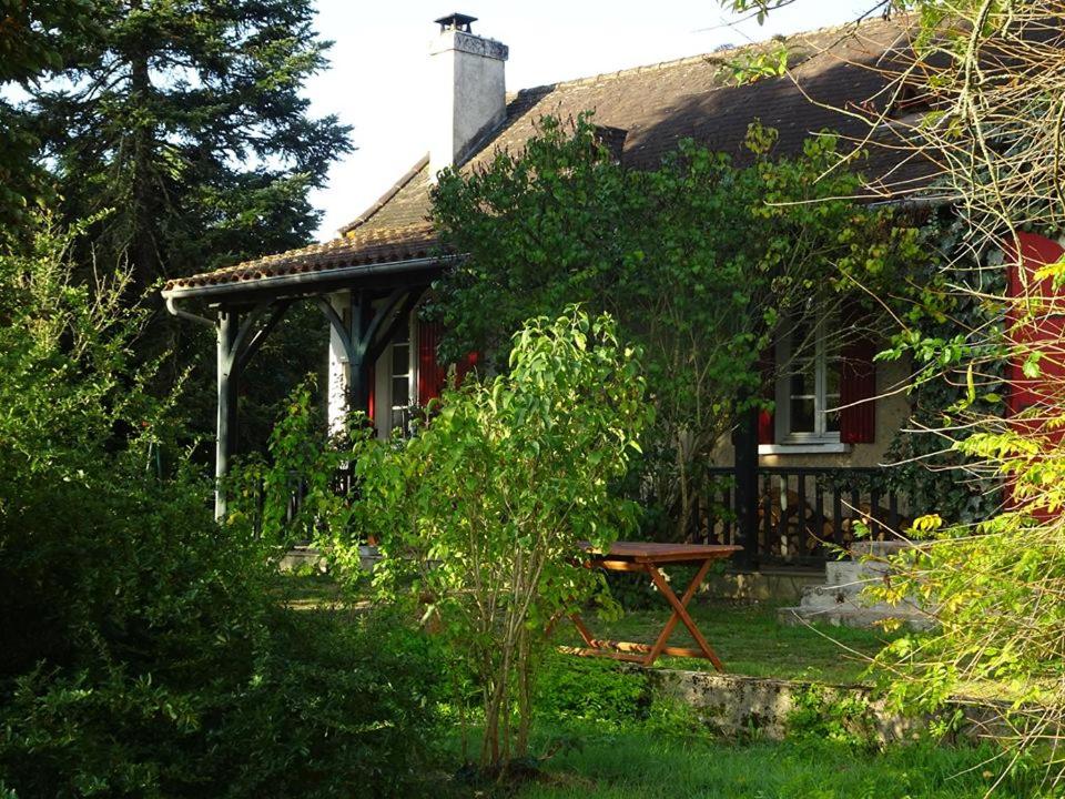 Charming river view 2 bed house garden pool