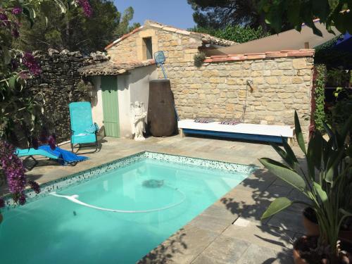 Charming stone villa with pool & garden