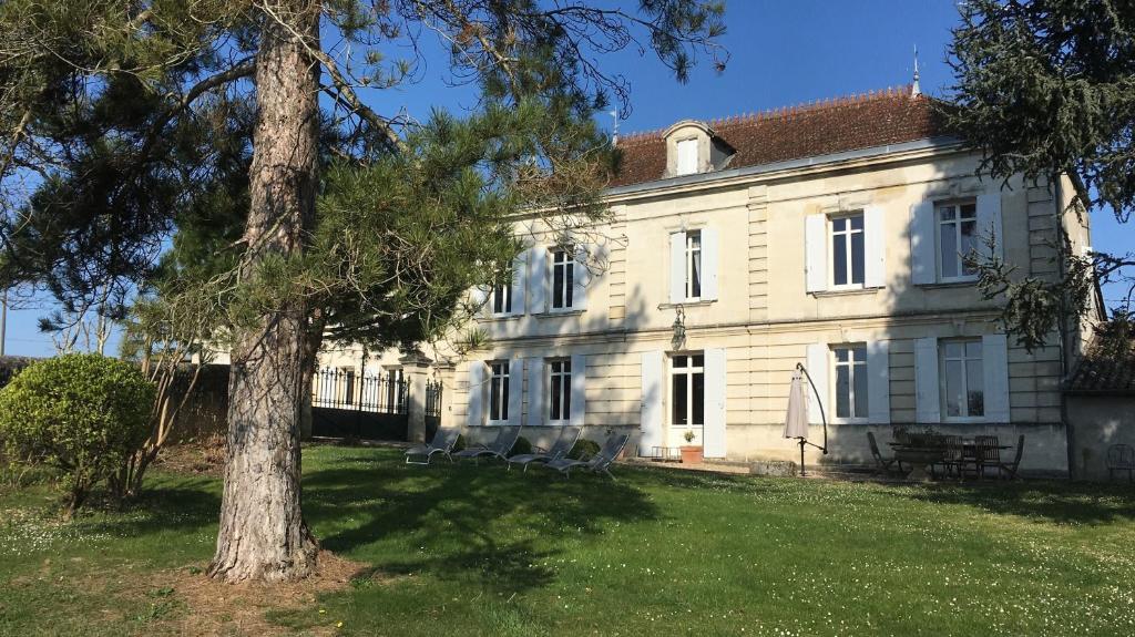 Maison de vacances Chateau Magondeau 1 Le Port 33141 Saillans