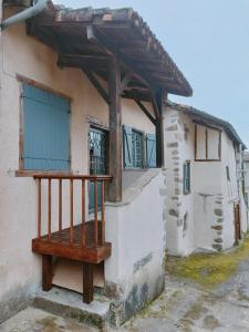 Chateau-une - a Beautiful historic medieval holiday rental.