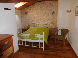 Chatenet self catering stone House for 2 South West France