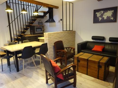 Chatte : agréable maison de rue