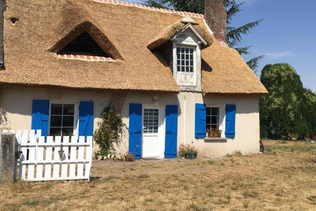 Maison de vacances Chaumière avec sa toiture recouverte de chaume !!! Dheury 28200 Donnemain-Saint-Mamès