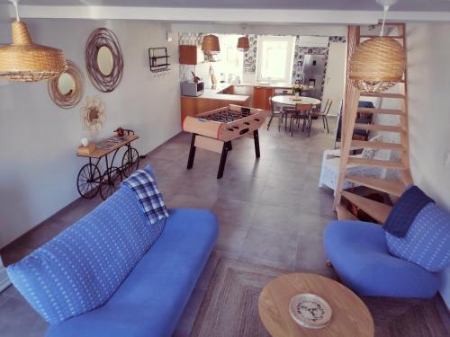 Chez Constant