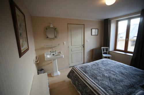 Chez Jean Pierre - Couple room in a 17th century house - n 1