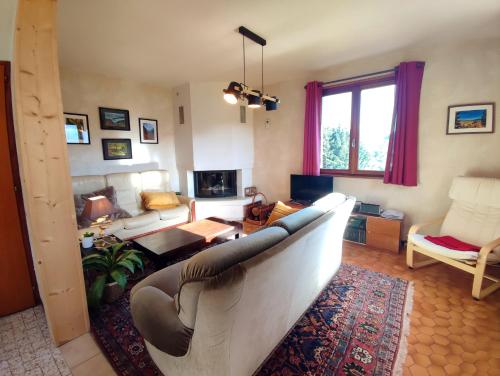 Chez Paulette Cocon familial garantit Vue imprenable sur la vallée !