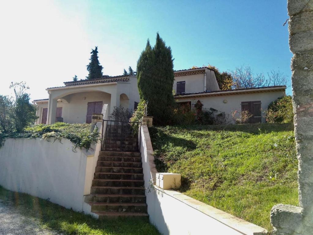 Chez Rose et Yannick Chemin de Fontvieille, 84110 Buisson