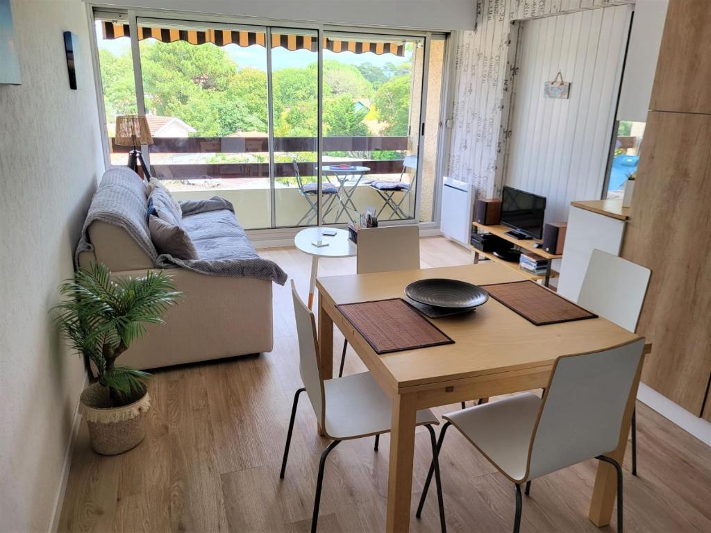 Cigalou 84800 LʼIsle-sur-la-Sorgue