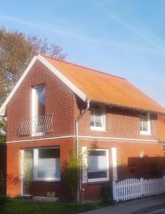 Cinta Ferienhaus 53°35'N 7°11'O