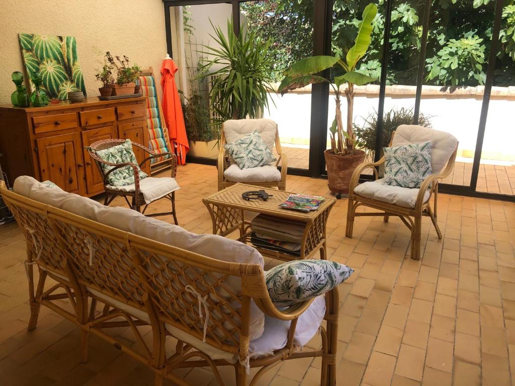 Classic Cottage in Le Bourg Dun with Garden