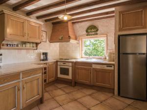 Classy Holiday Home in Saint Bonnet la Rivi re with Garden